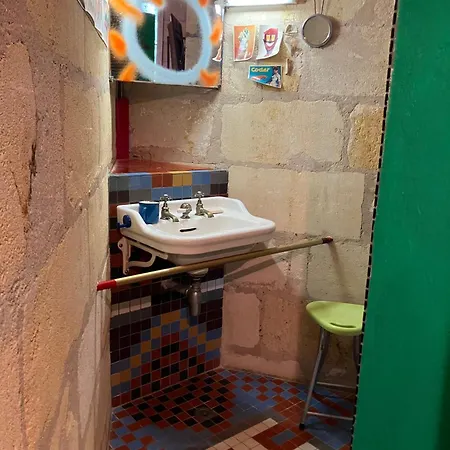 אכסניה Les Des Joualles *