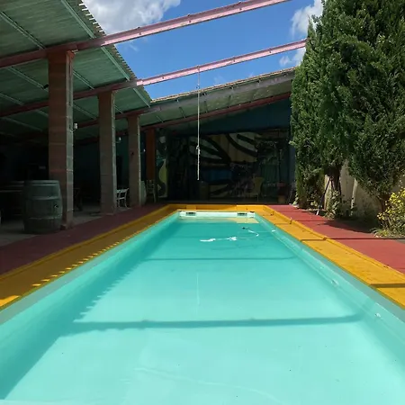 Les De L'hostel Du Chateau